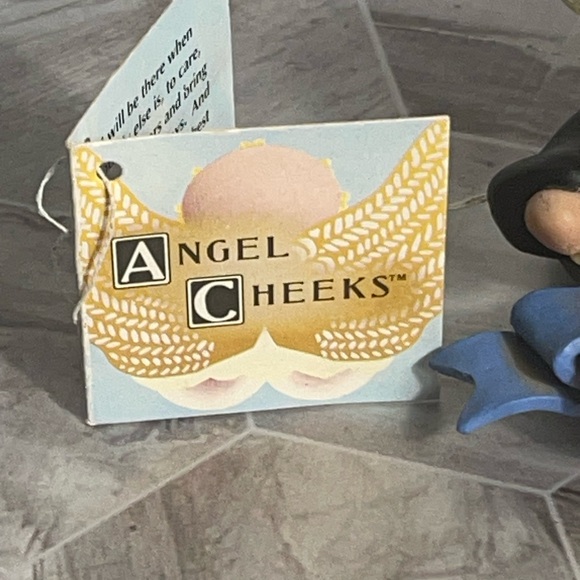 Russ Berrie Angel Cheeks Anniversary Figurine with Tag – 2001 Kirk’s Kritters - Picture 2 of 9